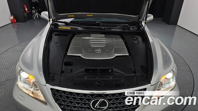 Lexus LS 2011 — photo 6