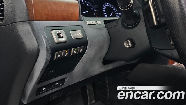 Lexus LS 2011 — photo 18
