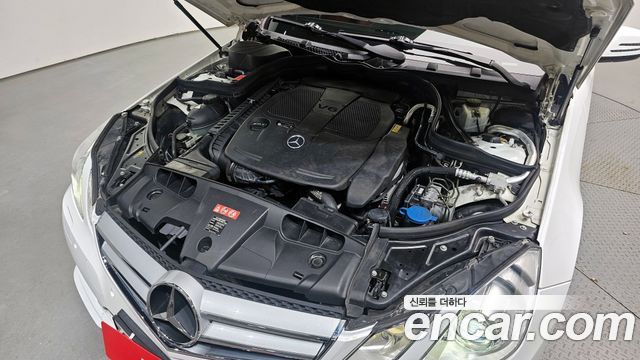 Mercedes-Benz E-Class 2013 — photo 6