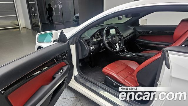 Mercedes-Benz E-Class 2013 — photo 10