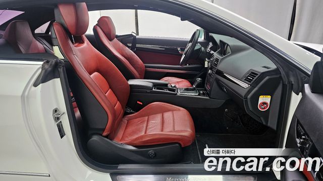 Mercedes-Benz E-Class 2013 — photo 11