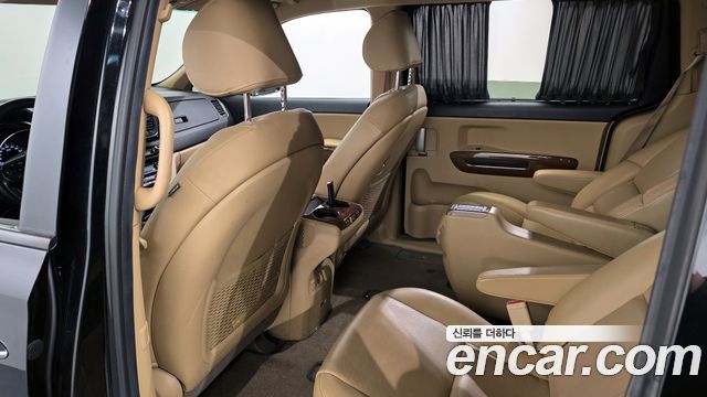 Kia Canival 2016 — photo 11