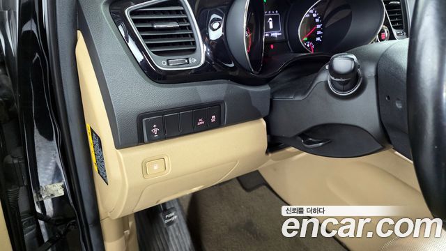 Kia Canival 2016 — photo 15