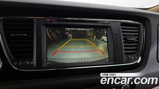 Kia Canival 2016 — photo 16