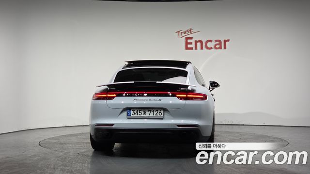Porsche Panamera 2018 — photo 4