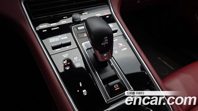 Porsche Panamera 2018 — photo 9