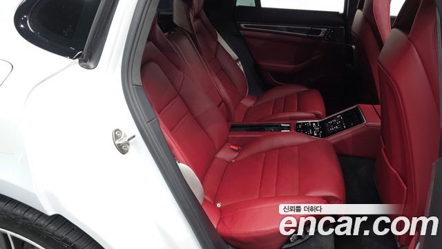 Porsche Panamera 2018 — photo 11