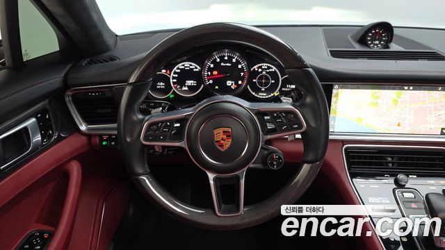 Porsche Panamera 2018 — photo 13