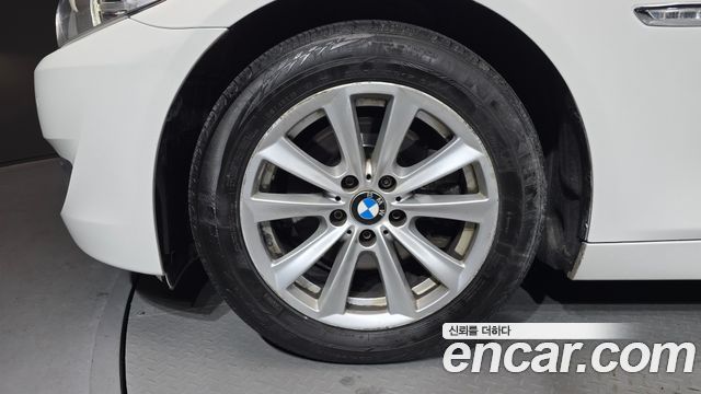 BMW 5-Series 2012 — photo 5