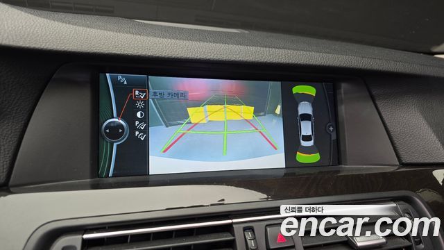 BMW 5-Series 2012 — photo 16