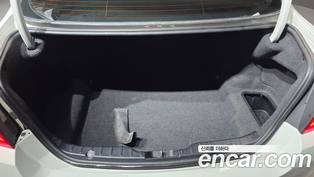BMW 5-Series 2012 — photo 20