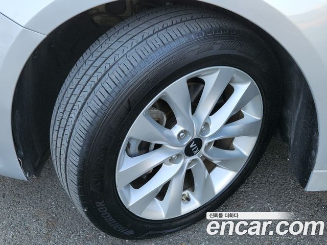 Kia K5 2016 — photo 12