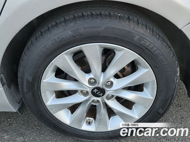 Kia K5 2016 — photo 13