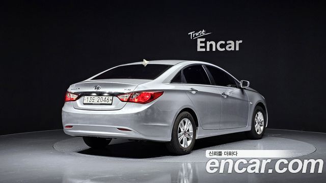 Hyundai Sonata 2010 — photo 2