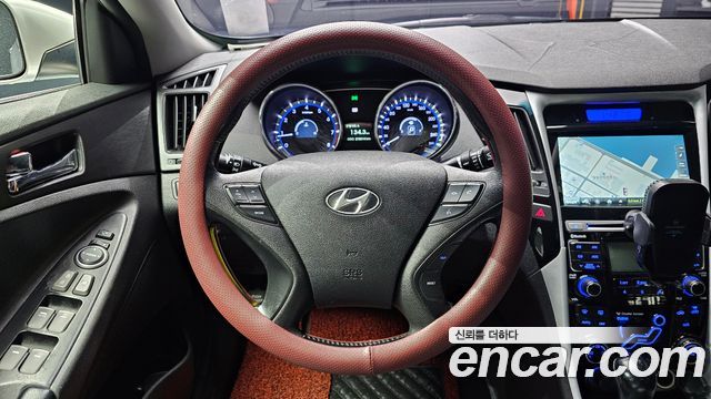 Hyundai Sonata 2010 — photo 14