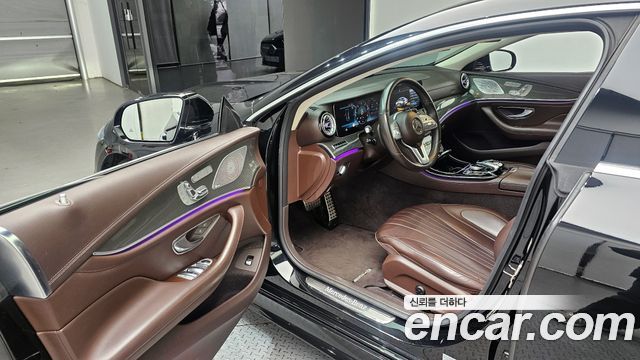 Mercedes-Benz CLS-Class 2020 — photo 11