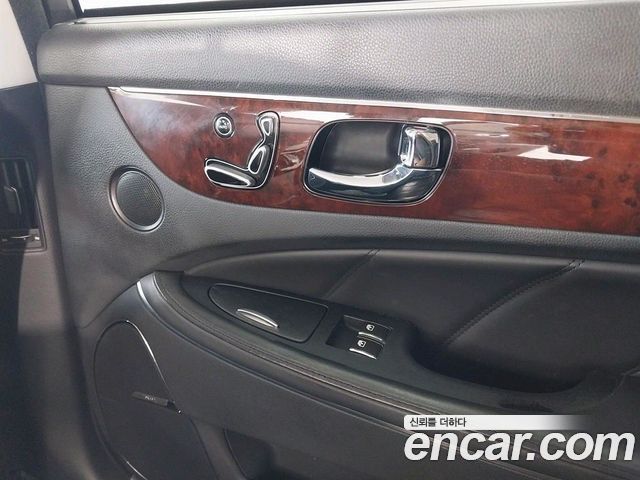 Hyundai Equus 2011 — photo 12