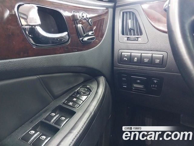Hyundai Equus 2011 — photo 18