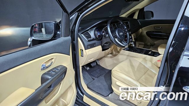 Kia Canival 2017 — photo 10