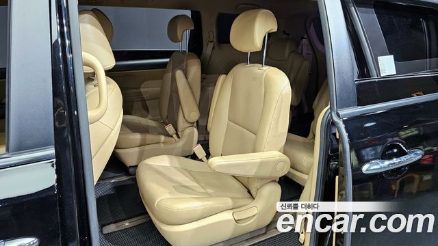 Kia Canival 2017 — photo 11