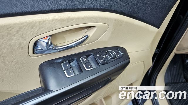 Kia Canival 2017 — photo 14