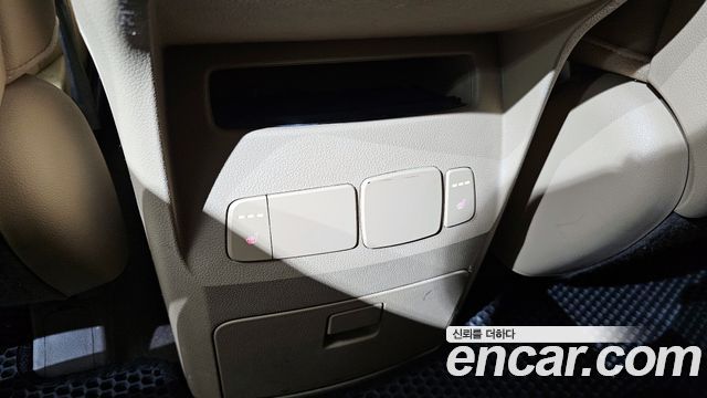 Kia Canival 2017 — photo 19