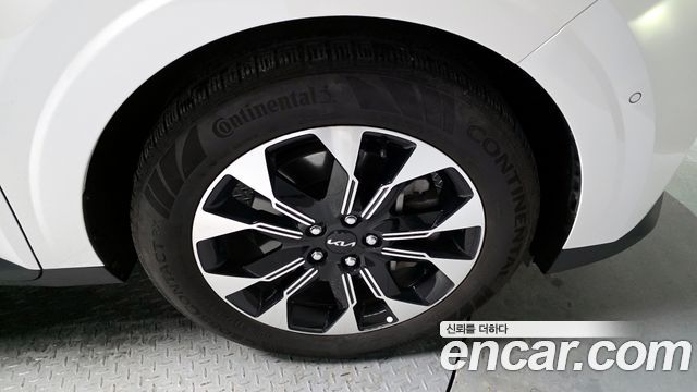 Kia Canival 2023 — photo 5