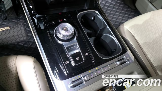 Kia Canival 2023 — photo 9