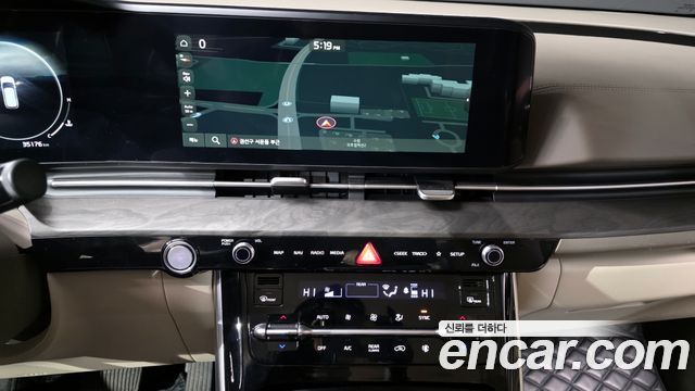 Kia Canival 2023 — photo 14