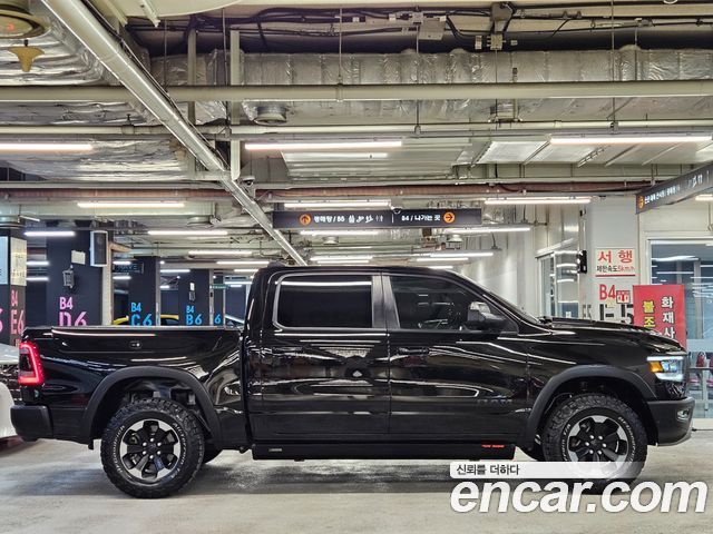 Dodge Ram Pick Up 2019 — photo 20