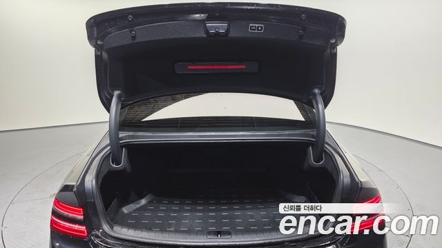 Genesis G80 2022 — photo 20