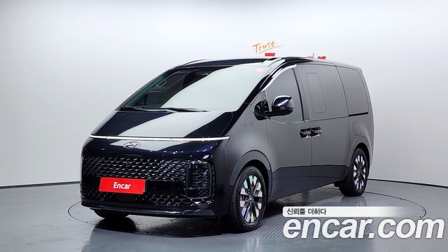 Hyundai Staria 2022 — photo 1