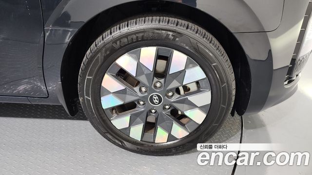 Hyundai Staria 2022 — photo 5