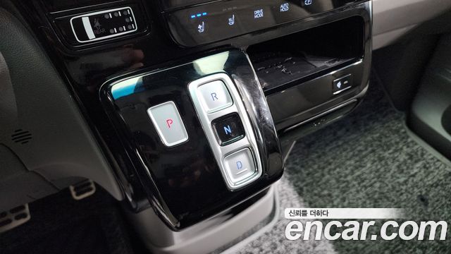 Hyundai Staria 2022 — photo 9