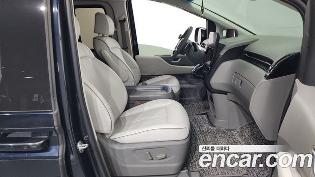 Hyundai Staria 2022 — photo 11