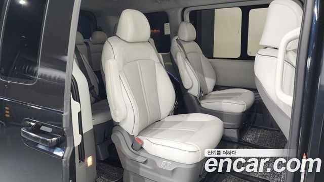 Hyundai Staria 2022 — photo 12