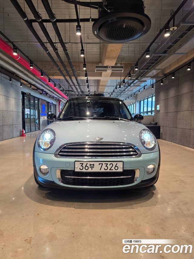 Mini Cooper 2013 — photo 1