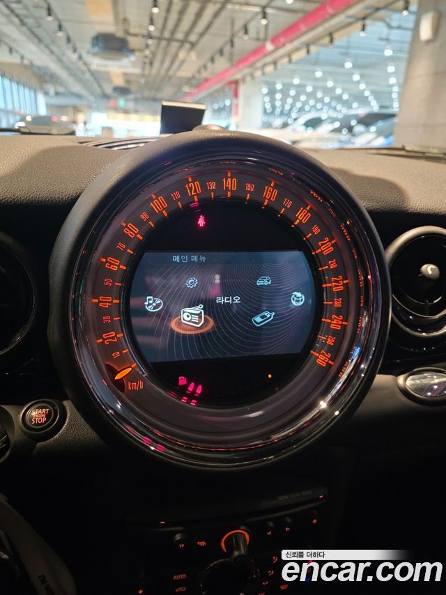 Mini Cooper 2013 — photo 12