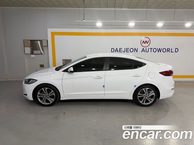Hyundai AVANTE 2018 — photo 3
