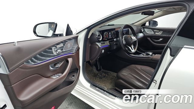 Mercedes-Benz CLS-Class 2020 — photo 10