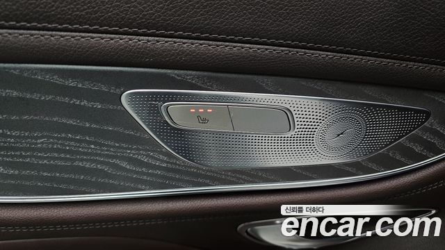 Mercedes-Benz CLS-Class 2020 — photo 19