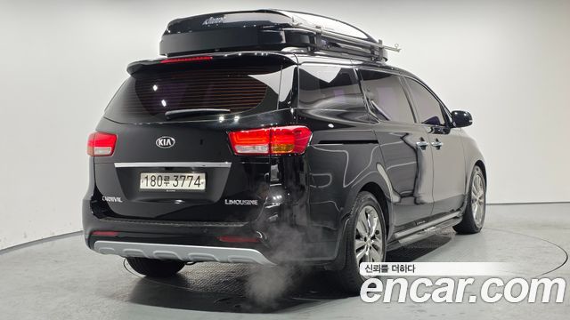 Kia Canival 2017 — photo 2