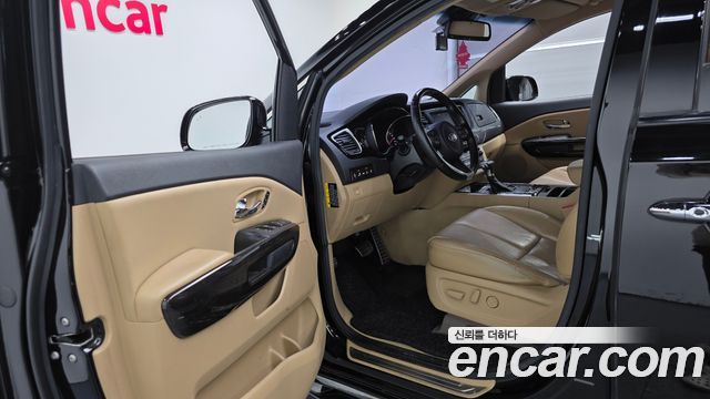 Kia Canival 2017 — photo 10