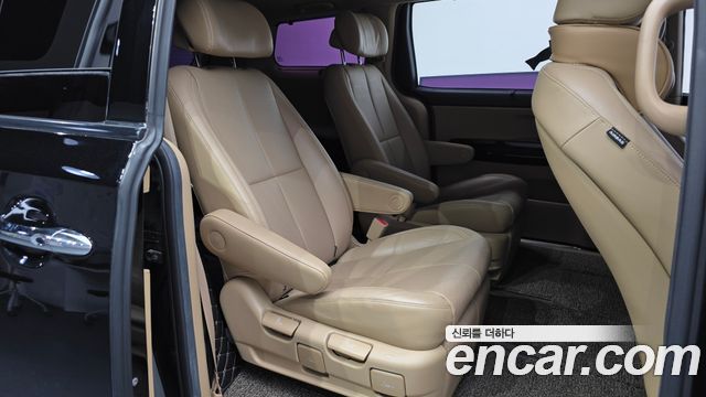 Kia Canival 2017 — photo 12
