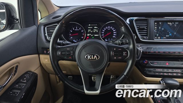 Kia Canival 2017 — photo 13