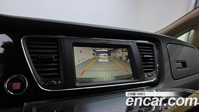 Kia Canival 2017 — photo 15