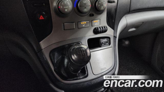 Hyundai Starex 2015 — photo 9