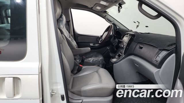 Hyundai Starex 2015 — photo 11
