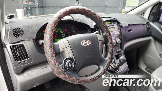 Hyundai Starex 2015 — photo 13
