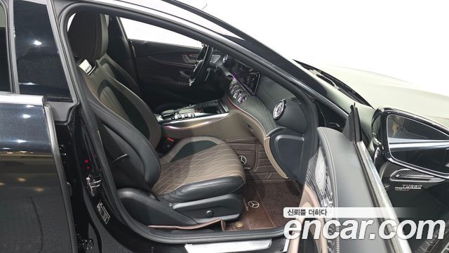 Mercedes-Benz AMG GT 2023 — photo 11